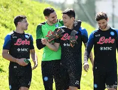 db体育官网-德甲赛程吃紧，那不勒斯转会期篮板制胜，质疑声仍在，训练强度明显提升